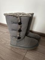 Graue Ugg Boots / Stiefel, Gr. 40 (W9) Brandenburg - Panketal Vorschau