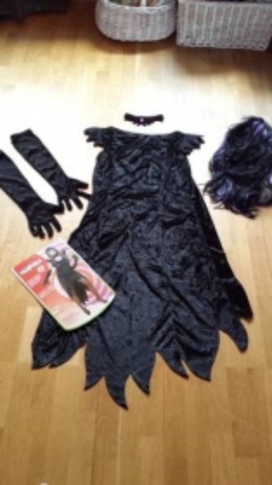 4 teiliges dominantes Kleid Gr.44 30€ in Schlettau