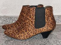 Angesagte Buffalo Stiefeletten in Leo Optik Animal Print Niedersachsen - Gieboldehausen Vorschau