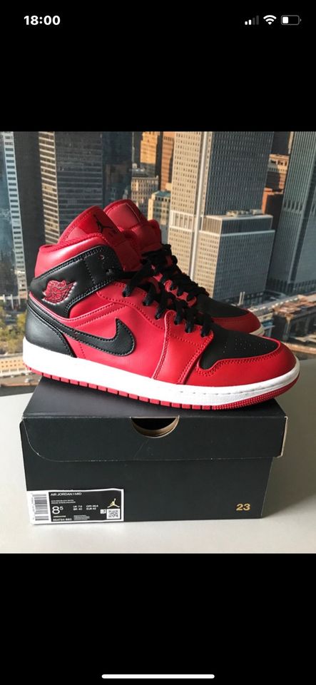 Nike Air Jordan 1 MID, Deadstock!, Gr. 8,5/42, (65) in Neu-Bamberg