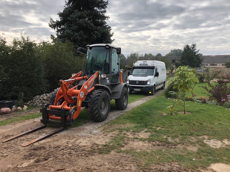 Bagger, Radlader, Hebebühnen und mehr in Bad Saarow