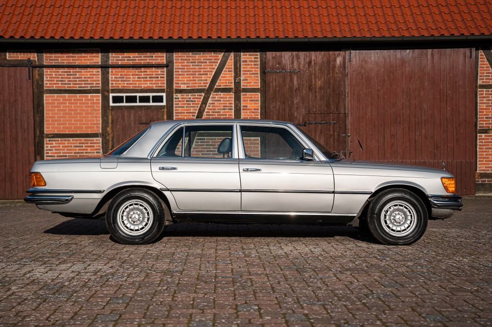 1975 Mercedes 280SE, W116, Astralsilber, Klima, el. Fenster in Lachendorf