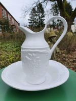 Antike Waschschüssel mit Krug weiß, einwandfreier Zustand. Schleswig-Holstein - Hohenlockstedt Vorschau
