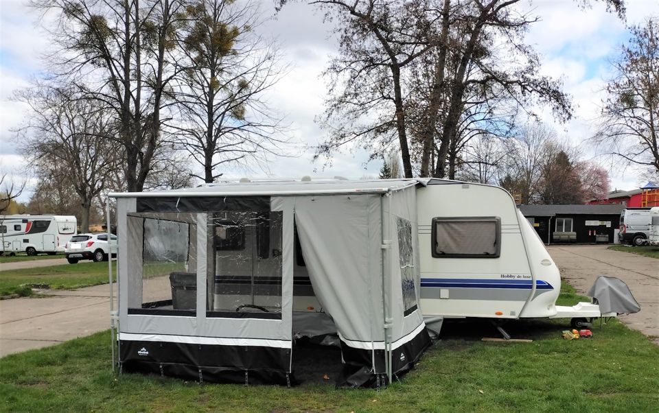 Hobby Wohnwagen Caravan Markise Vorzelt in Gau-Algesheim