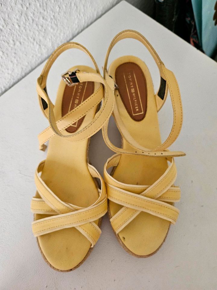 Tommy Hilfiger Sandalen Gr 39 in Bremerhaven