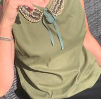 Bluse elegant olive grün gold Schmuck-Kragen Bubikragen Top chic Bayern - Heroldsberg Vorschau