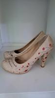 Dogo Schuhe Pumps mit Blumen vegan Nordrhein-Westfalen - Detmold Vorschau