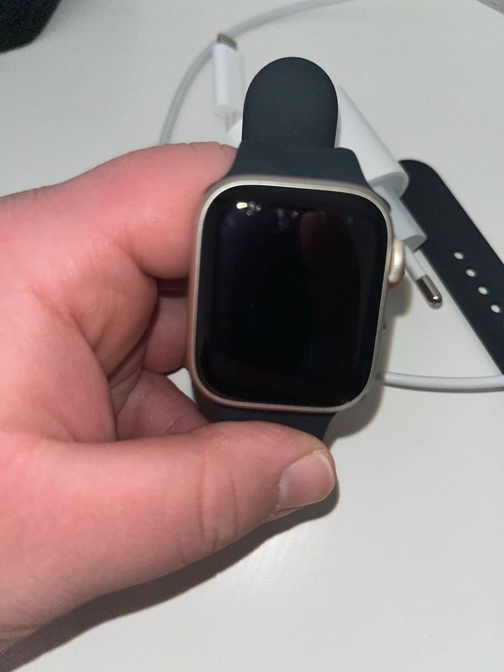 Apple Watch Serie 7 41mm in Maintal