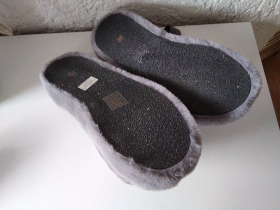 Damen Hausschuhe Kuschelschuhe grau Gr.42 in Fischbach