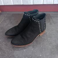 Schuhe schwarz Gr 37 mit Nieten retro 80er Leder Stiefeletten Nordrhein-Westfalen - Herzogenrath Vorschau