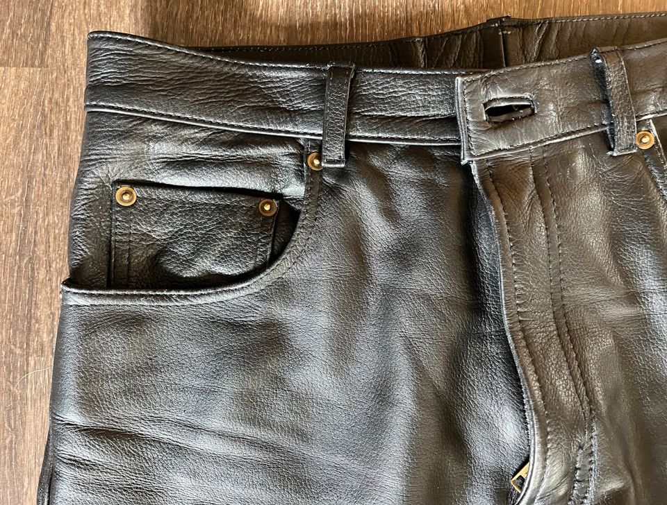 Top Lederhose Motorradhose Lederjeans 34 in Elfershausen