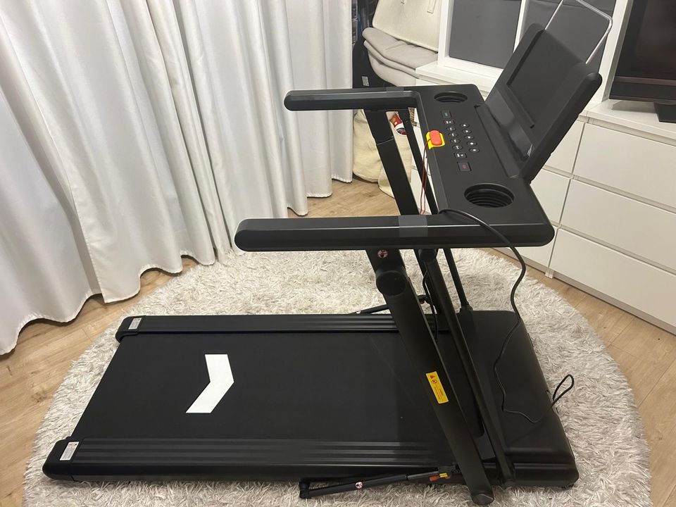 Laufband Slim, klappbar neu in Daun