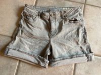 Damen Shorts hellgrau von EDC Esprit in Gr. 27 -neuwertig Hessen - Lich Vorschau