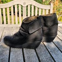 Fly London Stiefeletten Gr. 37 Wildleder top Keilabsatz Niedersachsen - Meinersen Vorschau