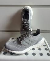 Adidas Ultraboost 22 Ultra Boost Hellgrau Gr. 39 1/3 *NEUWERTIG* Berlin - Hohenschönhausen Vorschau