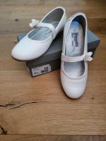 Schuhe Ballerinas Kommunionschuhe weiß Gr. 38 Jane Klain Nordrhein-Westfalen - Marienheide Vorschau