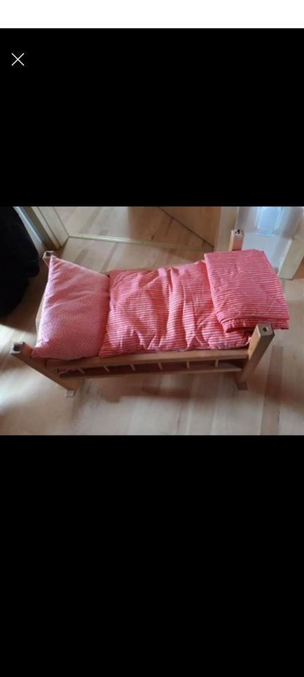 Tolles Babybett Babywiege mit Kissen und Himmelstoff Massivholz T in Löchgau