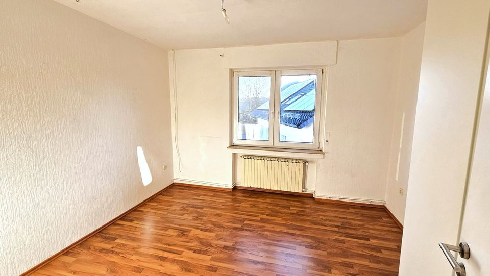 -RESERVIERT- Großes Einfamilienhaus auf großem Grund in Löhne, inkl. 30 m² im Dachgeschoss in Löhne