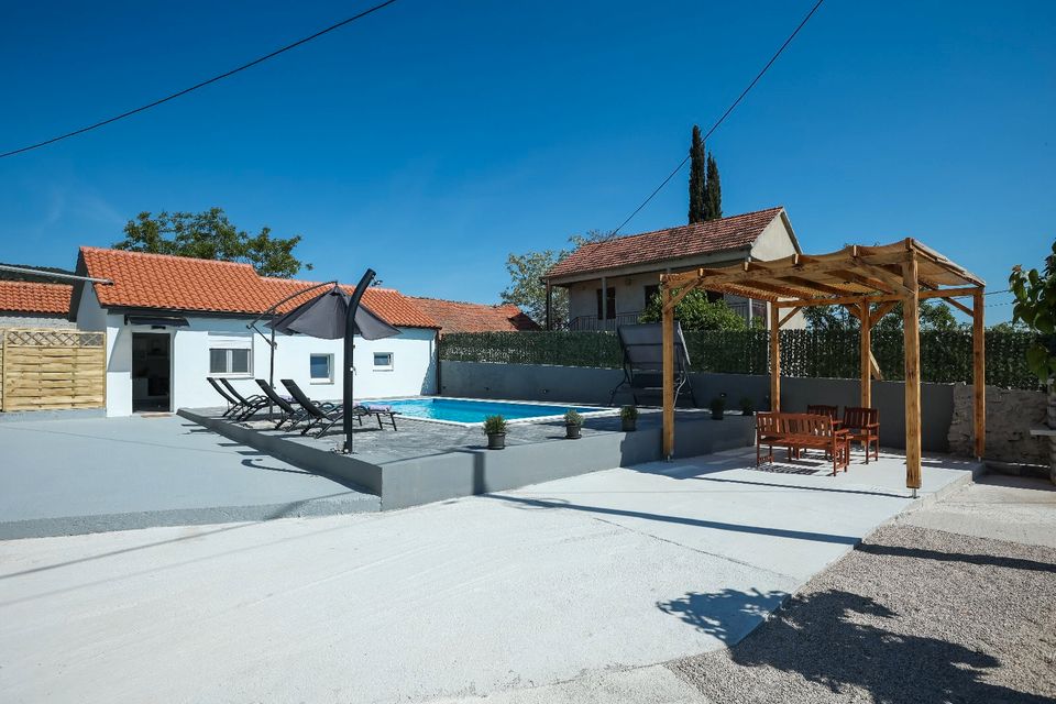 FERIENHAUS M. POOL BEI SUKOSAN ZADAR, KROATIEN in Seeheim-Jugenheim