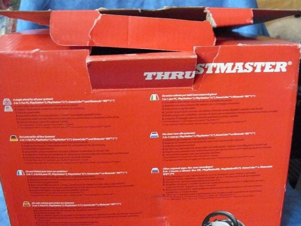 Thrustmaster Universal Challenge Racing Wheel Ferrari in Essen