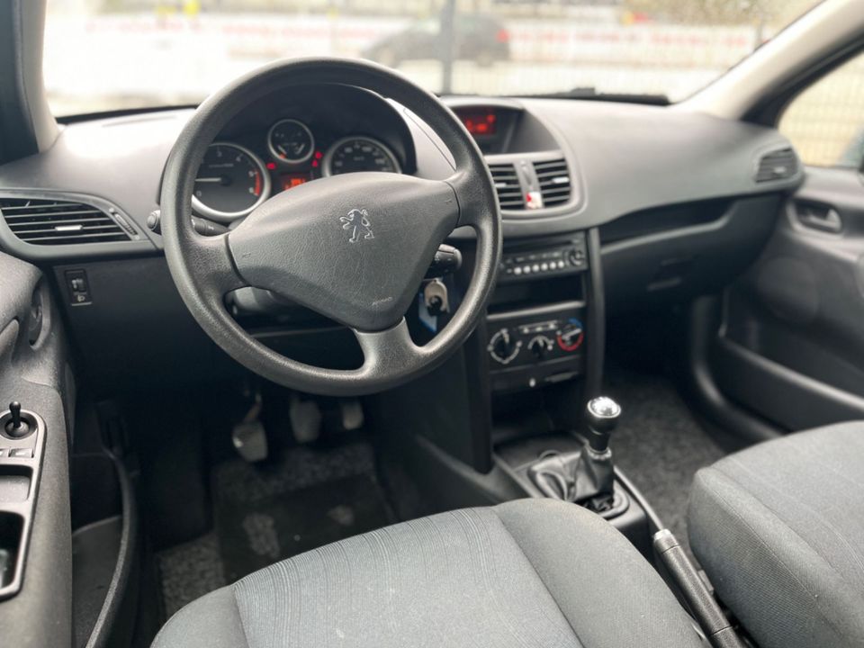 Peugeot 207 1.6 HDI Filou Lim.'Klima'Euro4*Tüv:neu in Kiel