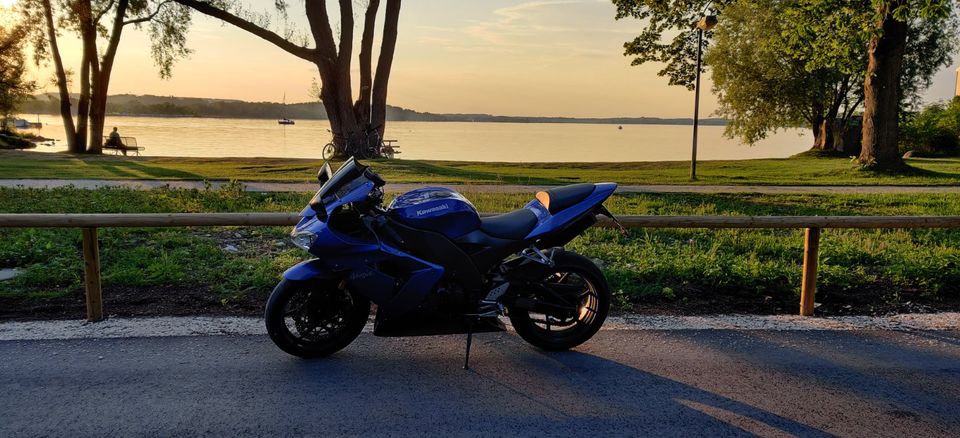 Kawasaki ZX10R (ZXT00C BJ 2004) in Bernau am Chiemsee