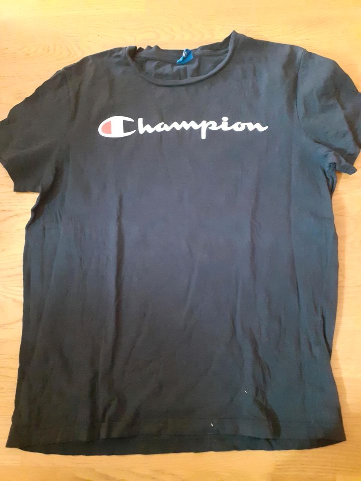 Tshirt  Jungen 158/164 YIGGA*H&M*Champion*Supreme in Düsseldorf