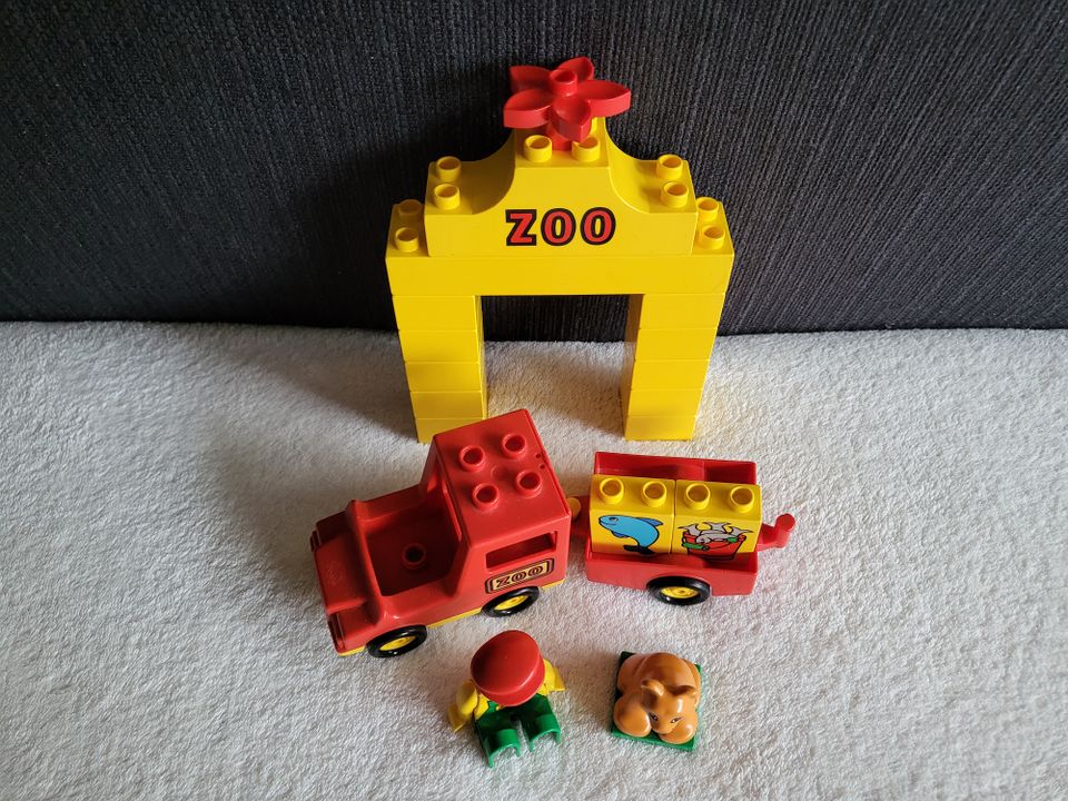 Lego Duplo Zoo - Eingang mit Fahrzeug, Figur, Löwenbaby in Kempten