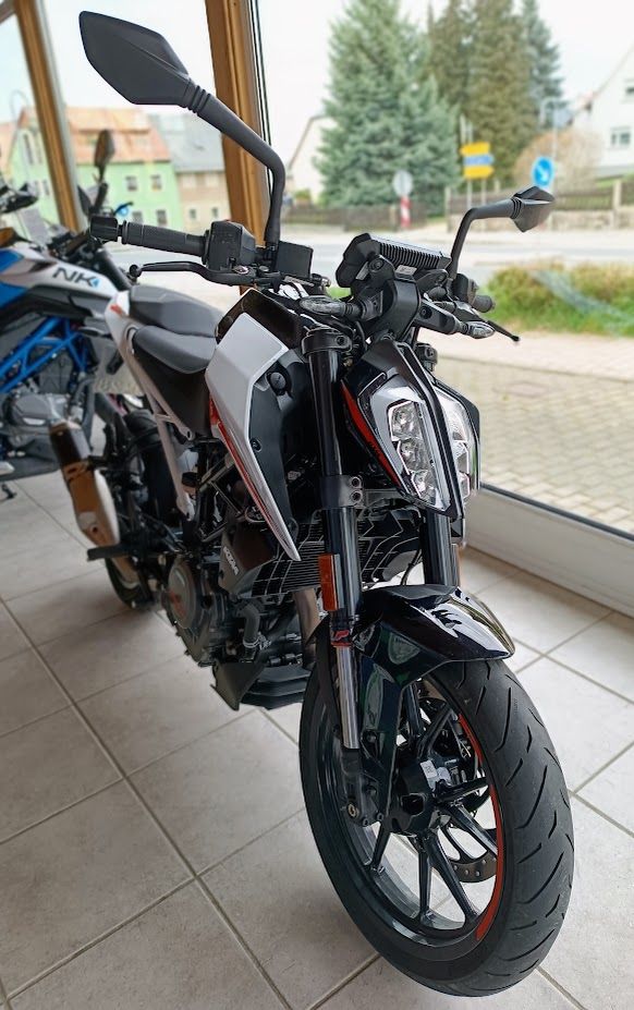 KTM 390 DUKE m. Komfortsitzbank in Elstra