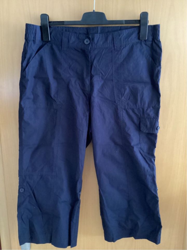 Hose 3/4 Gr. 46 blau Giada NEU in München