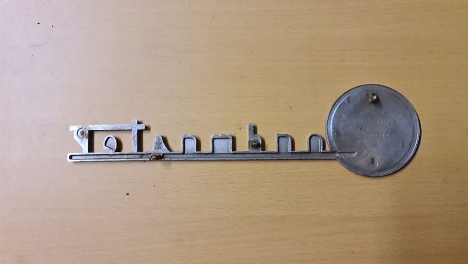 1954 Buick Roadmaster Emblem / Chrom Logo #2 in Besigheim