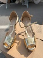 Pumps Sandalen hohe Schuhe Gold 39 Plateau Damen gebraucht Nordrhein-Westfalen - Siegburg Vorschau