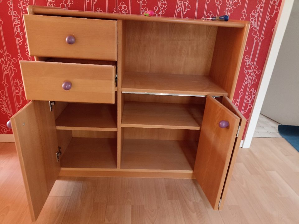 Kinderzimmermöbel, massiv Bett, Schrank, Kommode, Regal in Reinheim