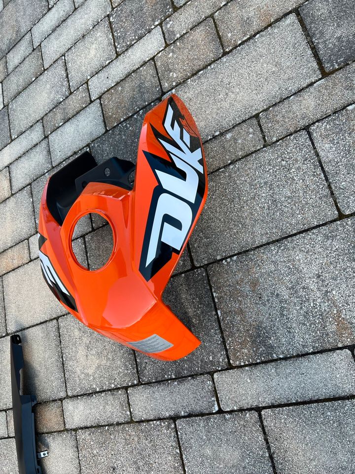 KTM Duke 125 Verkleidung in Freystadt