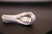 USB - Lightning 1.8m Ladekabel iPhone 13, 12, 11 Nordrhein-Westfalen - Rhede Vorschau