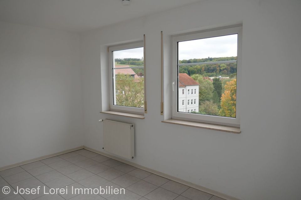Eigentumswohnung mit Balkon und Tiefgaragenplatz in einem sehr gepflegten Mehrfamilienhaus in Eisenach