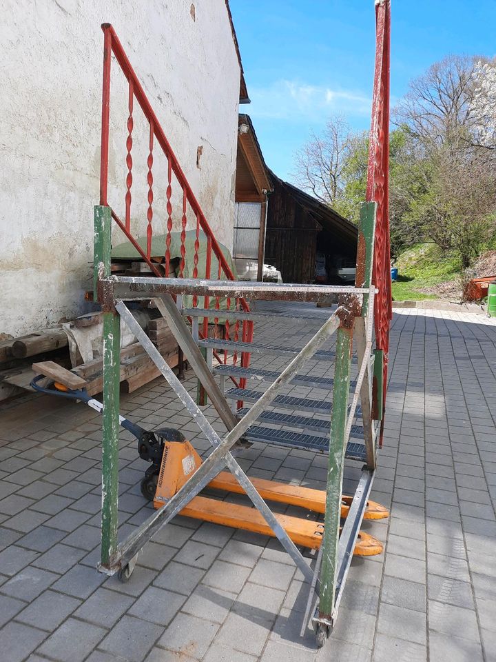 Bautreppe, mit Podest, freistehend, 7 Stufen, mit Rollen in Au