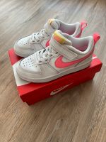 Nike Sneaker Tennisschuhe weiß pink Gr 28 / 28,5 Niedersachsen - Buchholz in der Nordheide Vorschau