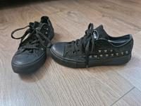 EMP Black Sneaker mit Nieten in Gr. 39 Niedersachsen - Emmerthal Vorschau