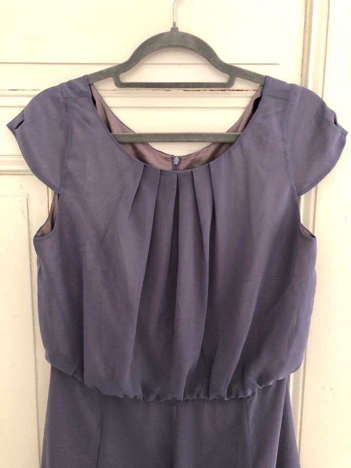 Kleid Midikleid Taubenblau 40/42 in Schwerin