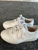 Nike Elevate Sneaker weiß 36,5 Rheinland-Pfalz - Kaiserslautern Vorschau