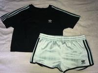 Adidas T-Shirt mit Hose Hessen - Herborn Vorschau