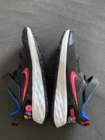 Nike Sneaker Klettverschluss Gr 31 ***NEU*** Hessen - Schwalbach a. Taunus Vorschau