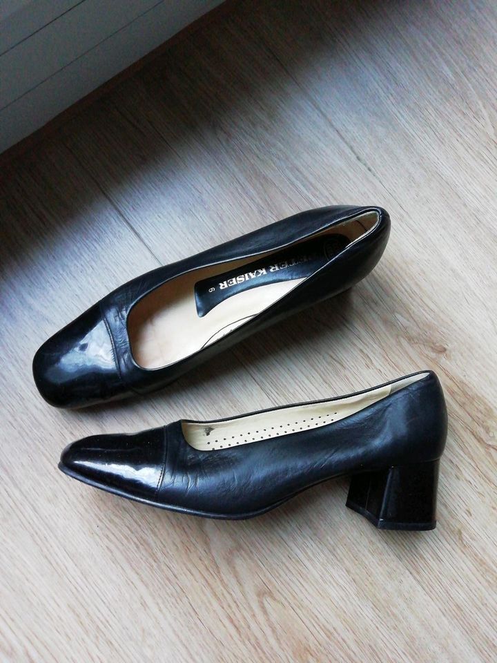 PETER KAISER Pumps Gr. 6 39 schwarz vorne Lack Vintage 5 cm in Leonberg