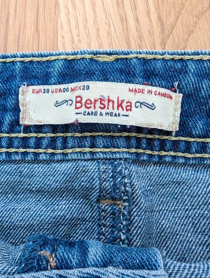 Jeansrock Mini Bershka Gr. 38 in München