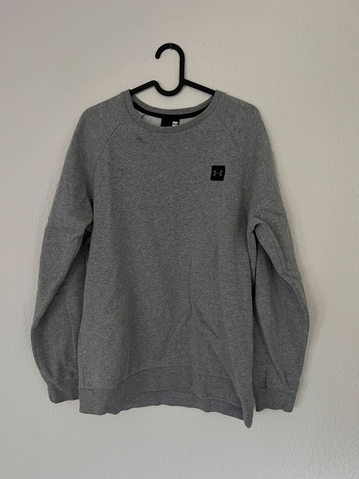 Under Armour Crewneck Pullover in Monheim am Rhein