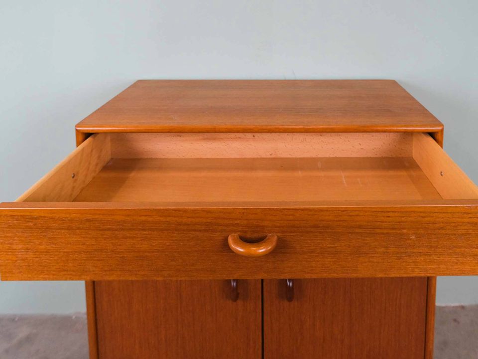 Vintage teak Kommode Sideboard 50er 60er 70er MidCentury in Gießen