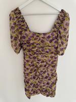 Zara Kleid lila Blumen floral M grün schulterfrei Mini Dress Hessen - Mühltal  Vorschau