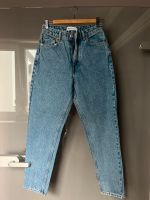 Zara Mom-Fit Jeans Gr. 36, Neuwertig, Blau Hessen - Neukirchen Vorschau