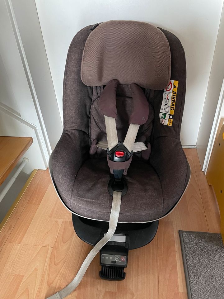 Maxi Cosi 2Way Pearl mit 2Way Fix Station Kindersitz in Mannheim